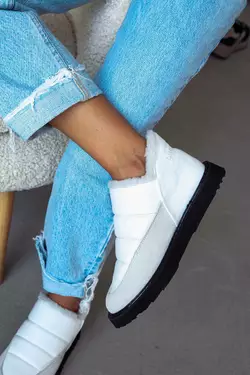 Стильні жіночі черевики на хутрі Стильні жіночі черевики на хутрі