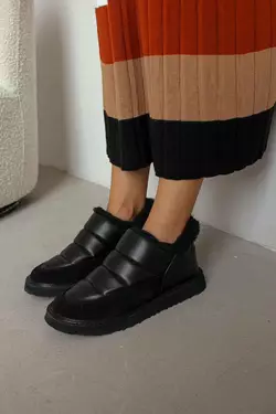 Стильні жіночі черевики на хутрі Стильні жіночі черевики на хутрі