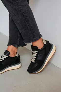 Жіночі шкіряні кросівки Жіночі шкіряні кросівки