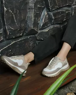 Жіночі шкіряні кросівки Жіночі шкіряні кросівки