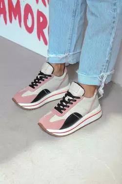 Жіночі шкіряні кросівки Жіночі шкіряні кросівки