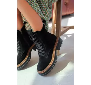 Стильні жіночі черевики на хутрі Стильні жіночі черевики на хутрі