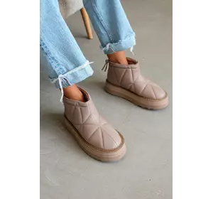 Стильні жіночі уги на хутрі Стильні жіночі уги на хутрі